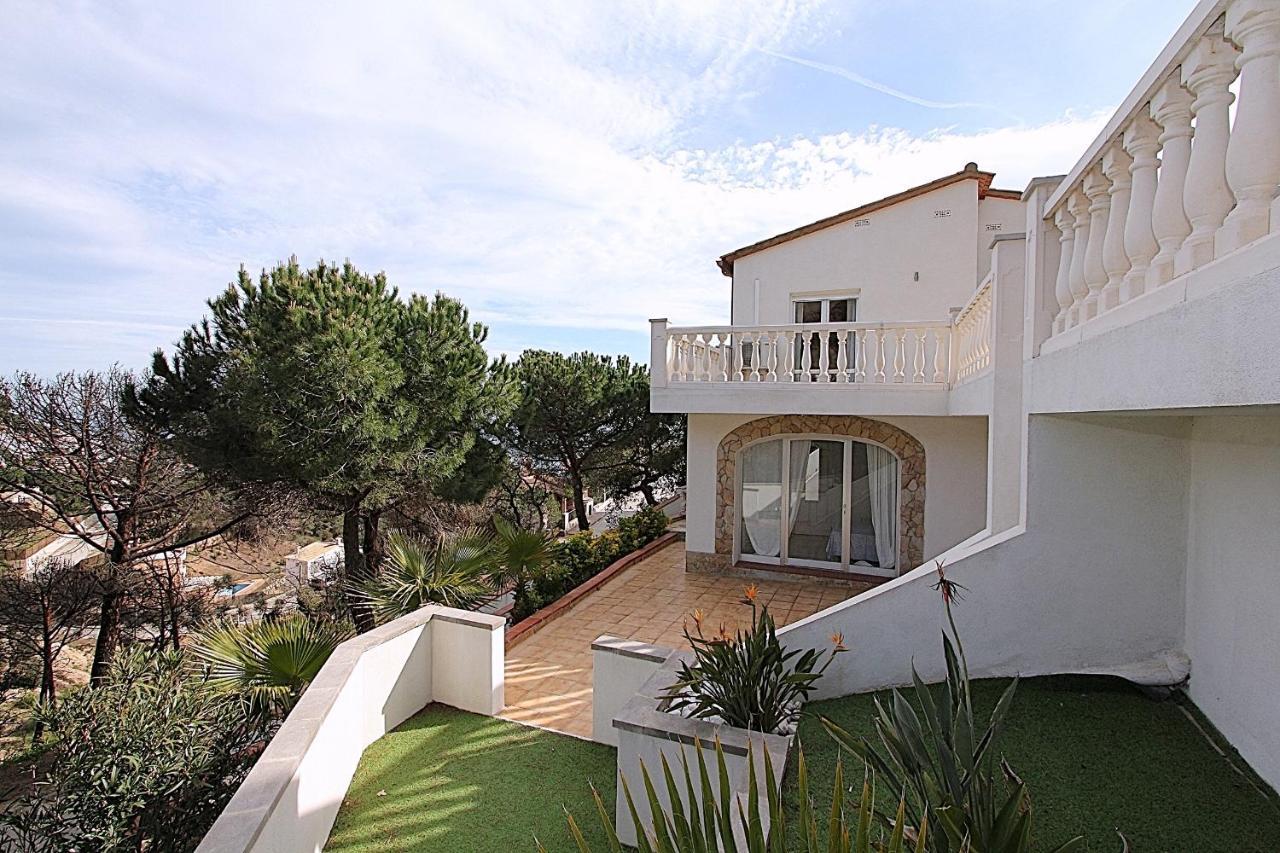 Montecarlo Villa *
