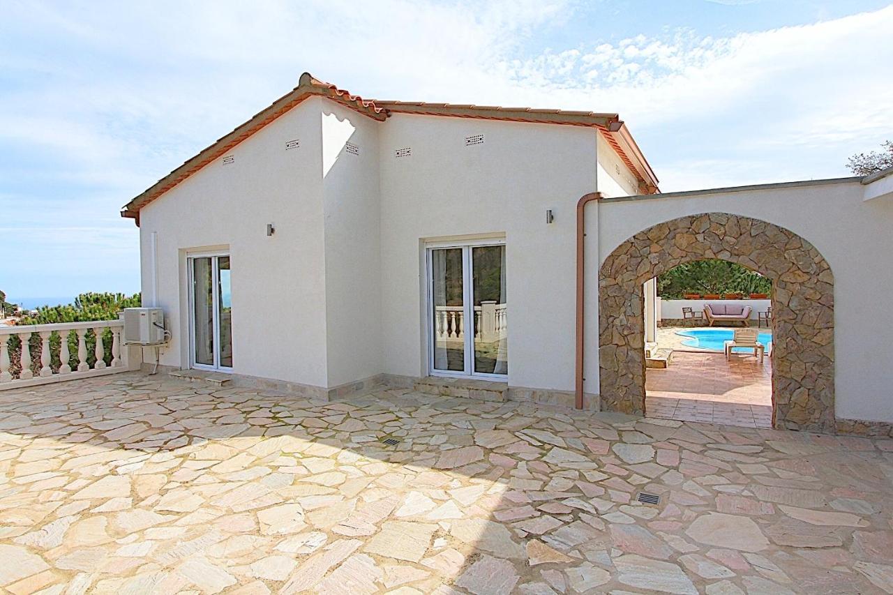 Montecarlo Villa
